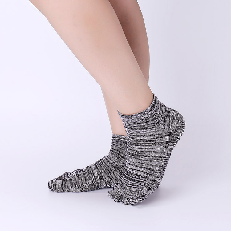 Non-Slip Yoga Socks with Grips - Pilate Yoga Workout review and price